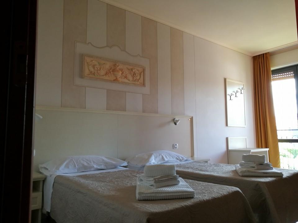 Hotel Lago Maggiore Castelletto sopra Ticino Exteriör bild